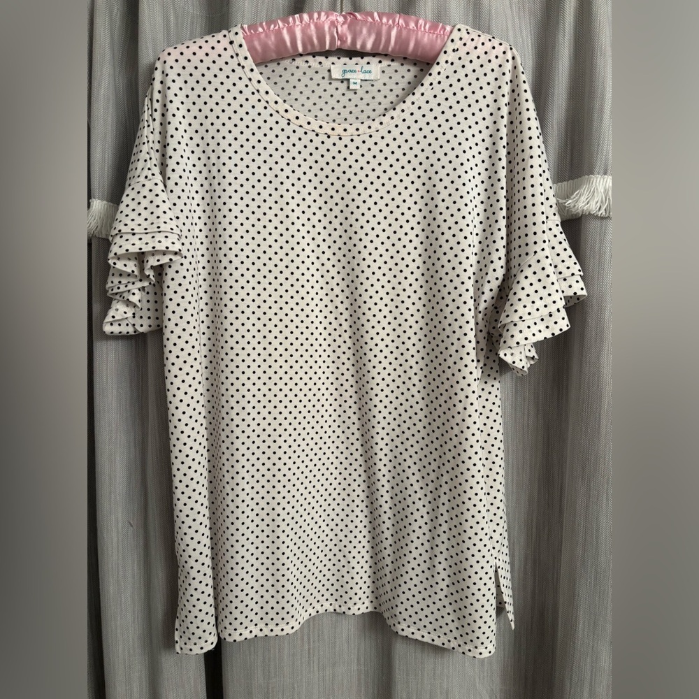 Grace & Lace Size Medium Top